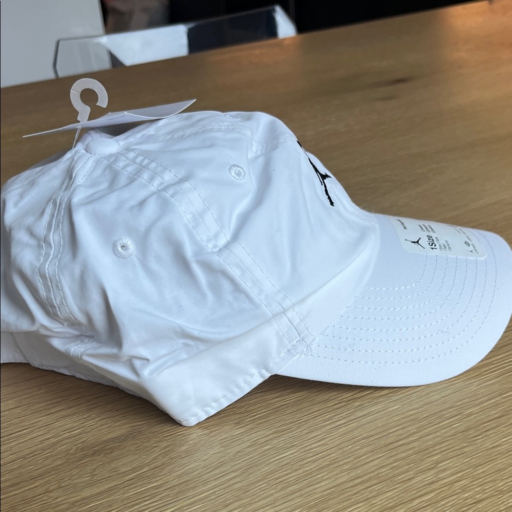 Jordan Heritage86 White Cap w/ Black Logo, Green charlotte Hornets-ADULT UNISEX - Picture 4 of 5